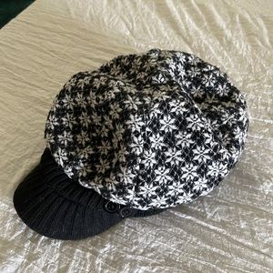 Black & White Newsboy Knit Hat